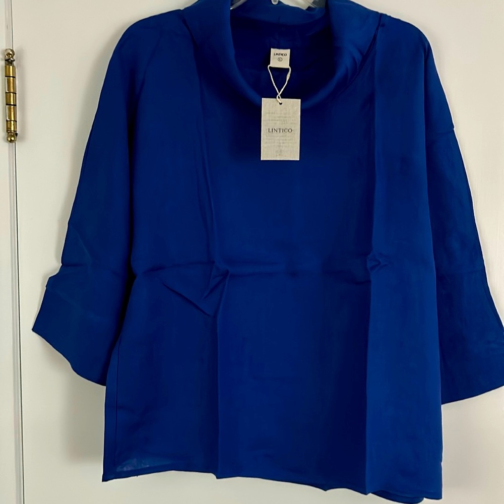 Royal blue Lintico Linen top.